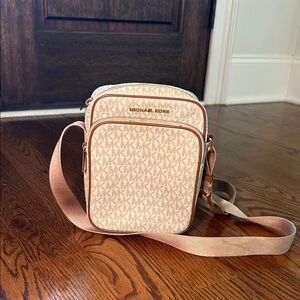 Michael Kors Jet Set Travel Medium Signature Logo Crossbody Bag